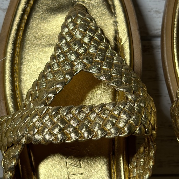 STUART WEITZMAN  gold sandal size 5 - Picture 7 of 8